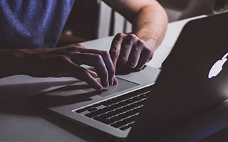 拒绝德甲50万报价！19岁王钰栋算清成长账，比接受更需要勇气